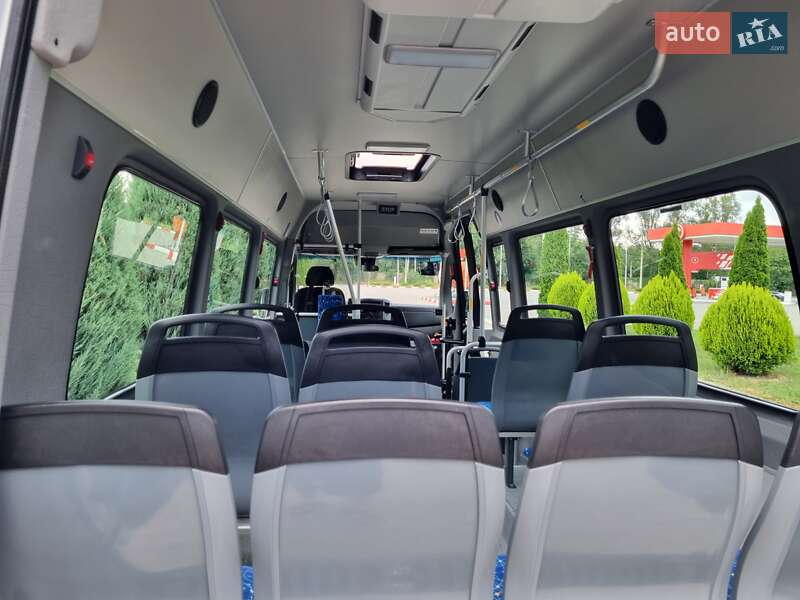 Городской автобус Mercedes-Benz Sprinter 2016 в Черновцах