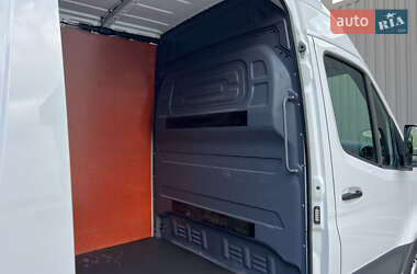 Грузовой фургон Mercedes-Benz Sprinter 2021 в 