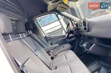Грузовой фургон Mercedes-Benz Sprinter 2020 в 