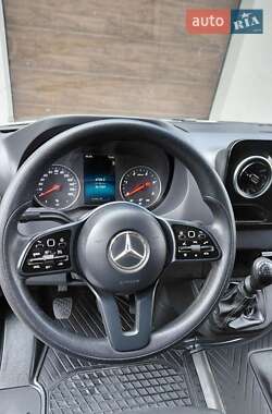 Грузовой фургон Mercedes-Benz Sprinter 2020 в 