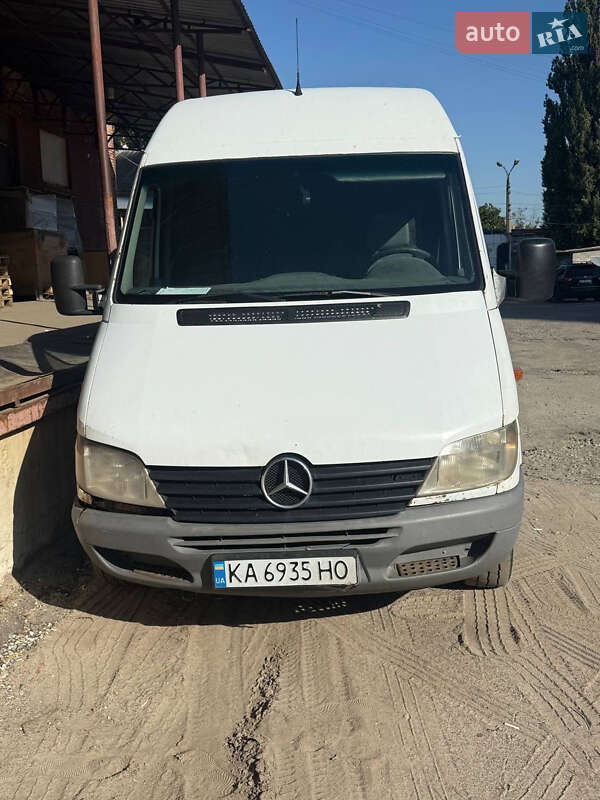 Mercedes-Benz Sprinter 2000