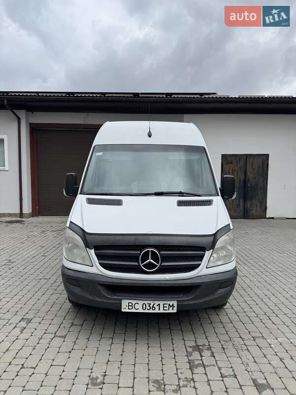 Mercedes-Benz Sprinter 2011