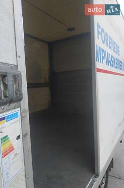 Грузовой фургон Mercedes-Benz Sprinter 2005 в 