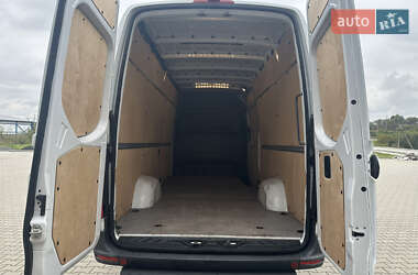 Грузовой фургон Mercedes-Benz Sprinter 2021 в 