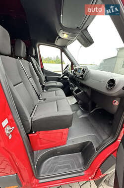Грузовой фургон Mercedes-Benz Sprinter 2023 в 