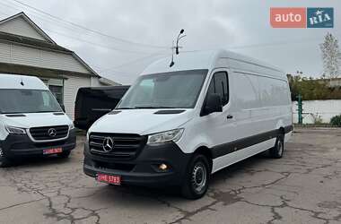 Грузовой фургон Mercedes-Benz Sprinter 2020 в 