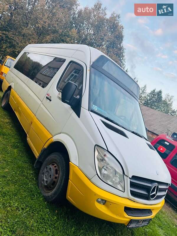 Mercedes-Benz Sprinter 2011