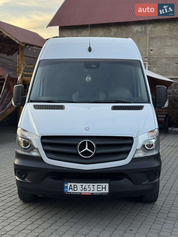 Вантажний фургон Mercedes-Benz Sprinter 2015 в Іршаві