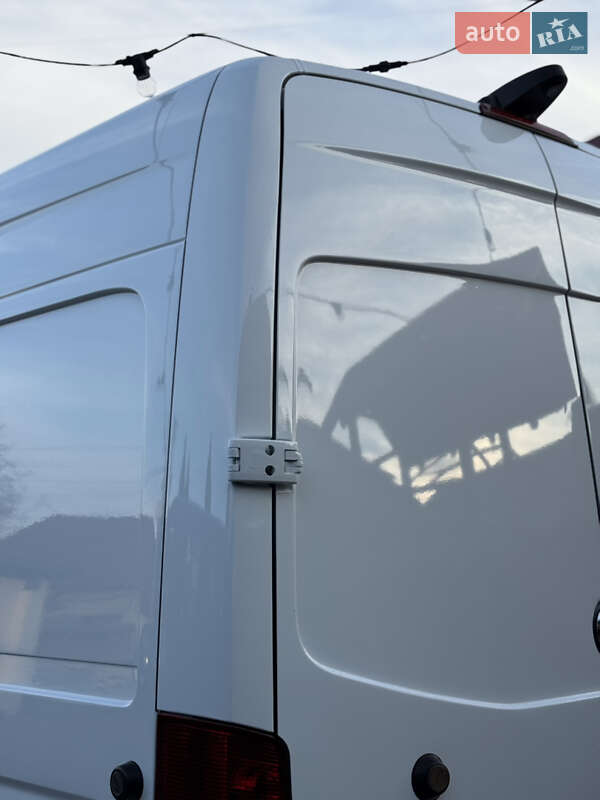 Вантажний фургон Mercedes-Benz Sprinter 2015 в Іршаві