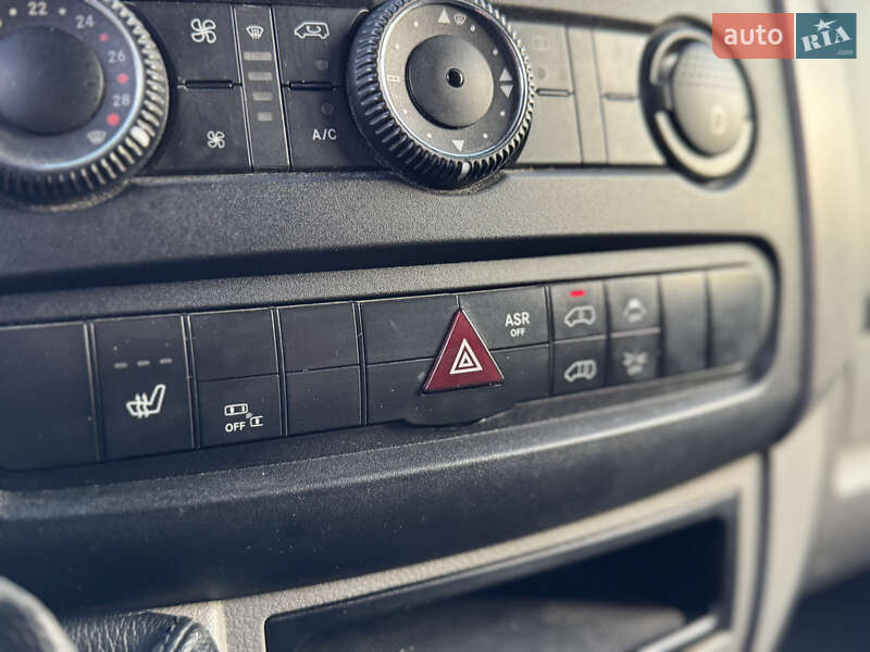 Вантажний фургон Mercedes-Benz Sprinter 2015 в Іршаві