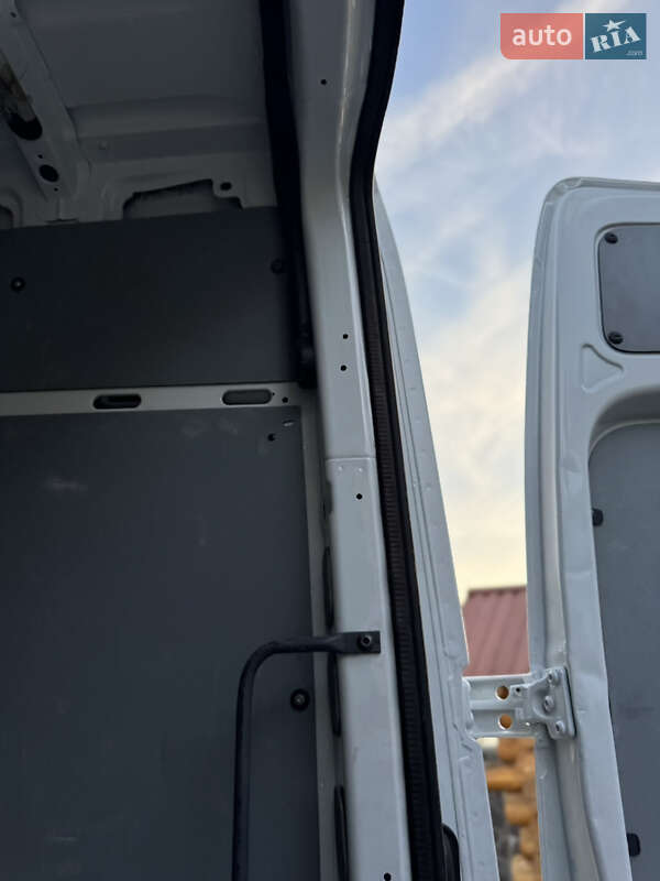 Вантажний фургон Mercedes-Benz Sprinter 2015 в Іршаві