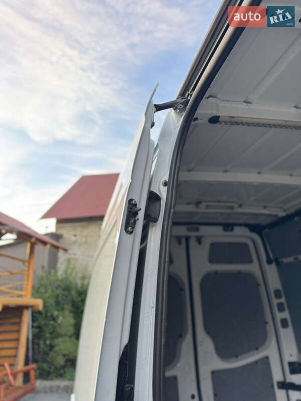 Вантажний фургон Mercedes-Benz Sprinter 2015 в Іршаві