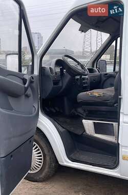 Грузовой фургон Mercedes-Benz Sprinter 2005 в  фото 10 Грузовой фургон Mercedes-Benz Sprinter 2005 в