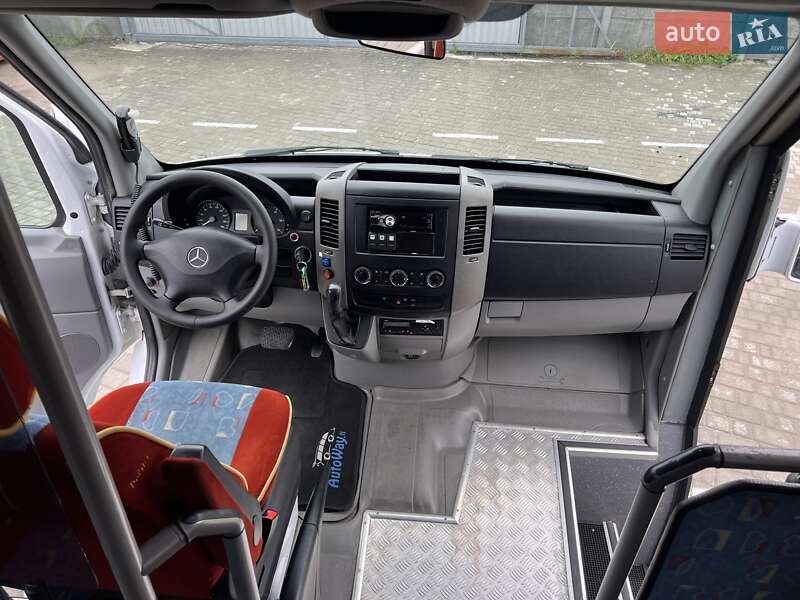 Туристический / Междугородний автобус Mercedes-Benz Sprinter 2012 в Хотине