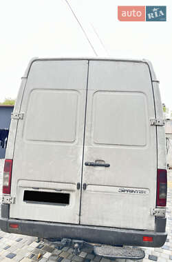 Грузовой фургон Mercedes-Benz Sprinter 2005 в 