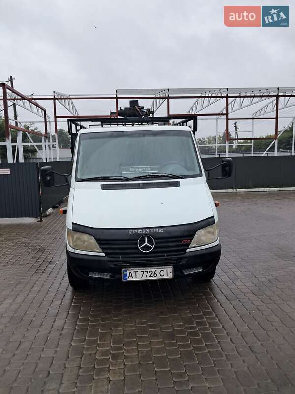 Mercedes-Benz Sprinter 2000