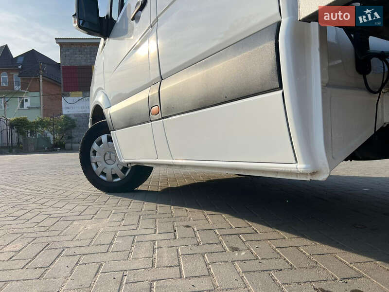 Эвакуатор Mercedes-Benz Sprinter 2012 в Самборе