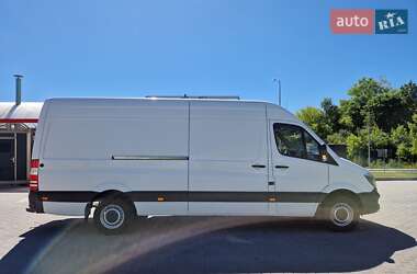 Грузовой фургон Mercedes-Benz Sprinter 2015 в 