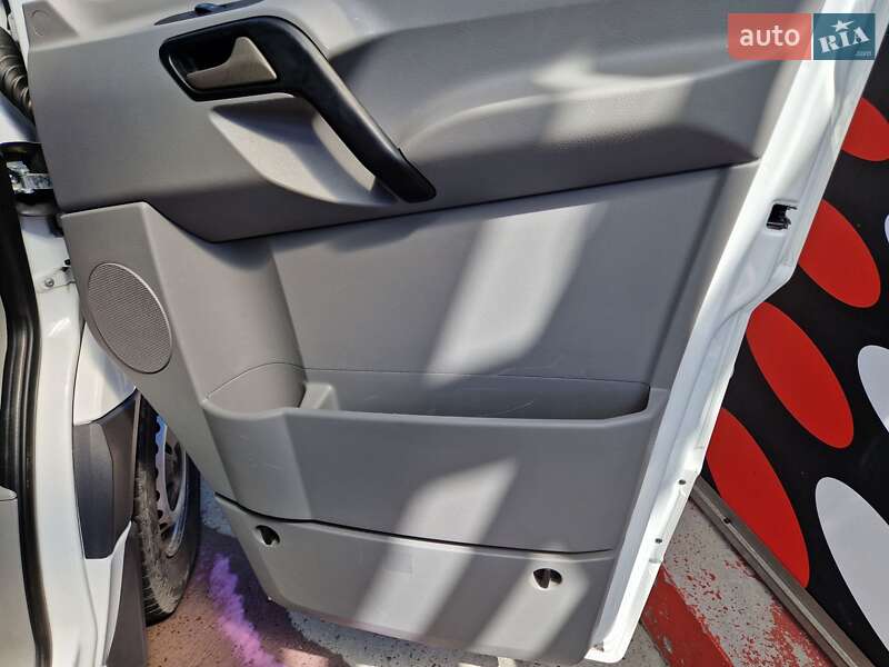 Вантажний фургон Mercedes-Benz Sprinter 2015 в Тернополі фото 20 Вантажний фургон Mercedes-Benz Sprinter 2015 в Тернополі