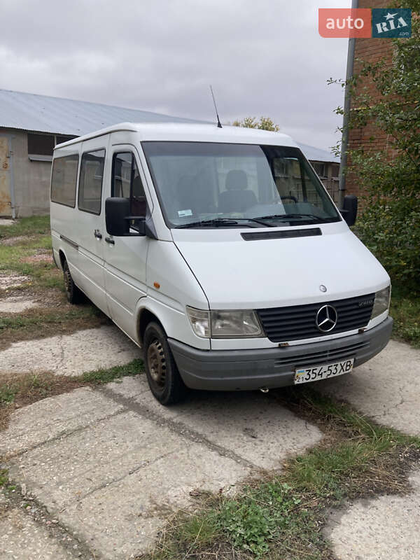 Вантажопасажирський фургон Mercedes-Benz Sprinter 1998 в Полтаві