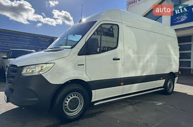 Грузовой фургон Mercedes-Benz Sprinter 2021 в 
