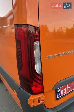Грузовой фургон Mercedes-Benz Sprinter 2021 в 