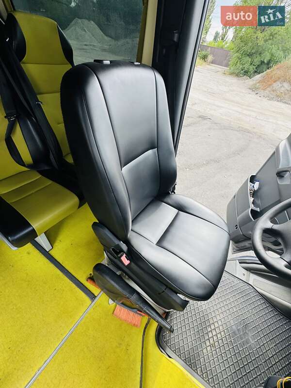 Туристический / Междугородний автобус Mercedes-Benz Sprinter 2011 в Днепре