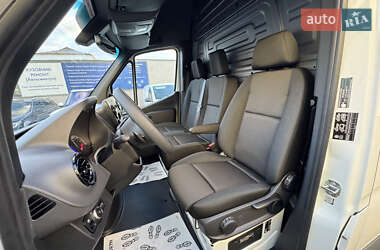 Грузовой фургон Mercedes-Benz Sprinter 2024 в 
