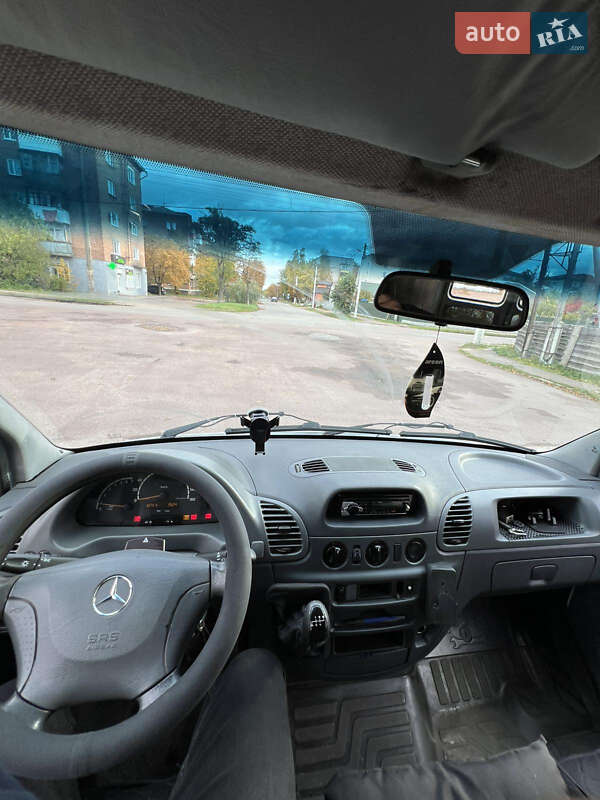Грузовой фургон Mercedes-Benz Sprinter 2001 в Коростене