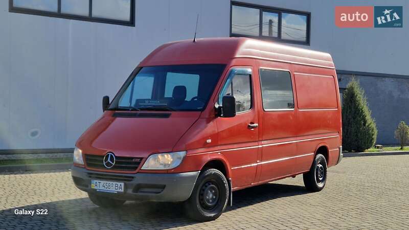 Вантажопасажирський фургон Mercedes-Benz Sprinter 2005 в Івано-Франківську