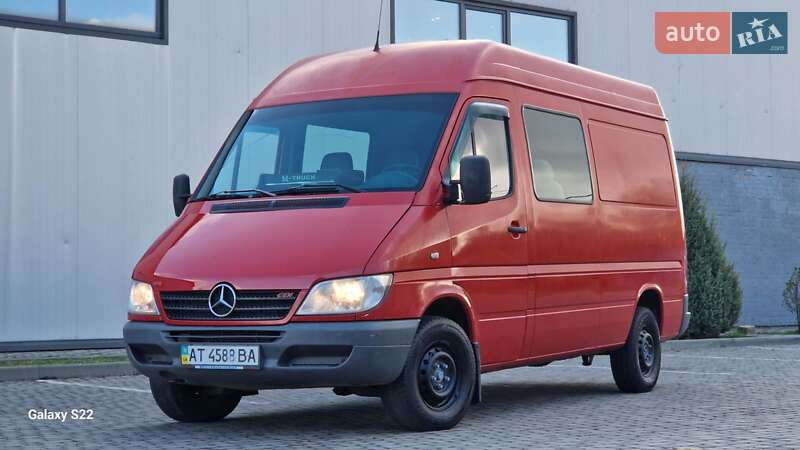 Вантажопасажирський фургон Mercedes-Benz Sprinter 2005 в Івано-Франківську