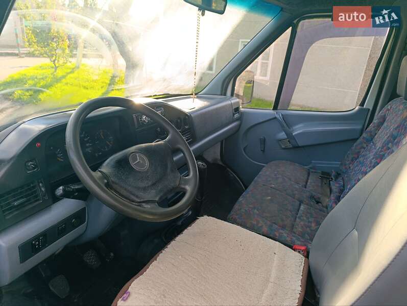 Вантажопасажирський фургон Mercedes-Benz Sprinter 1997 в Городенці