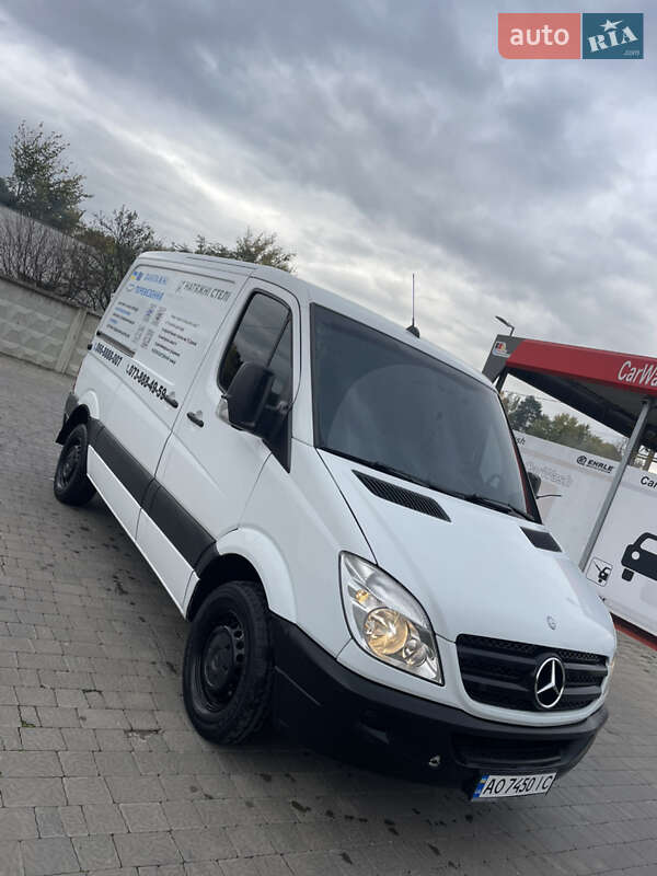 Вантажний фургон Mercedes-Benz Sprinter 2013 в Ужгороді