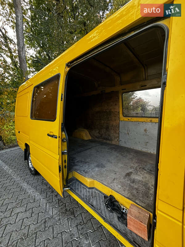 Вантажопасажирський фургон Mercedes-Benz Sprinter 2004 в Львові фото 9 Вантажопасажирський фургон Mercedes-Benz Sprinter 2004 в Львові