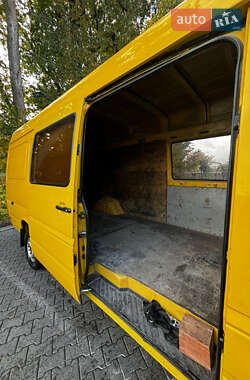 Грузопассажирский фургон Mercedes-Benz Sprinter 2004 в  фото 9 Грузопассажирский фургон Mercedes-Benz Sprinter 2004 в