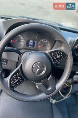 Грузовой фургон Mercedes-Benz Sprinter 2021 в 