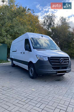 Грузовой фургон Mercedes-Benz Sprinter 2021 в 