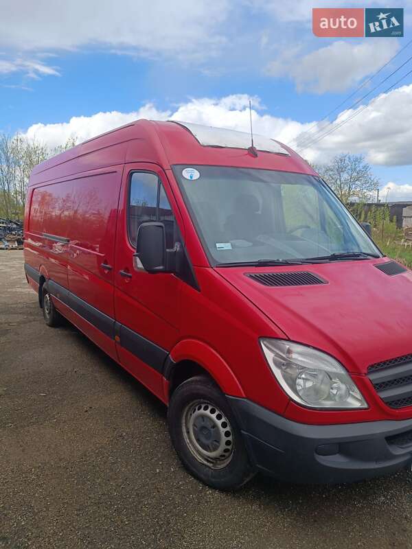 Грузовой фургон Mercedes-Benz Sprinter 2013 в Ивано-Франковске