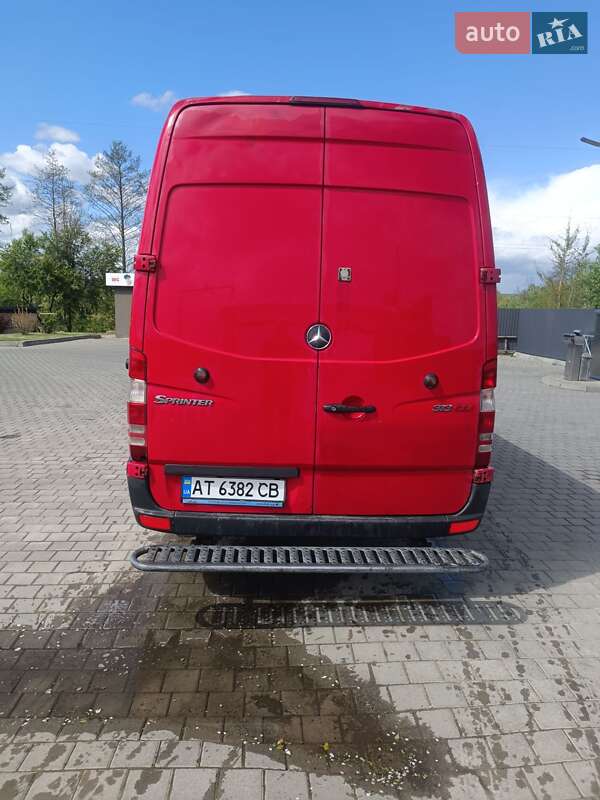 Грузовой фургон Mercedes-Benz Sprinter 2013 в Ивано-Франковске