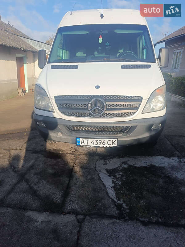 Mercedes-Benz Sprinter 2012