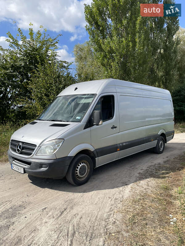 Грузовой фургон Mercedes-Benz Sprinter 2011 в Луцке