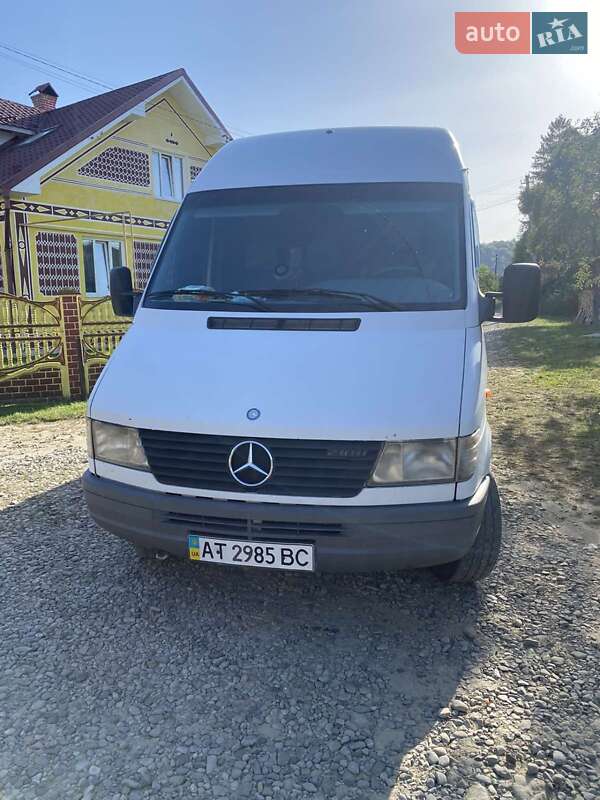 Микроавтобус грузовой (до 3,5т) Mercedes-Benz Sprinter 1998 в Черновцах