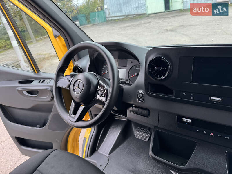 Вантажний фургон Mercedes-Benz Sprinter 2020 в Рівному фото 40 Вантажний фургон Mercedes-Benz Sprinter 2020 в Рівному