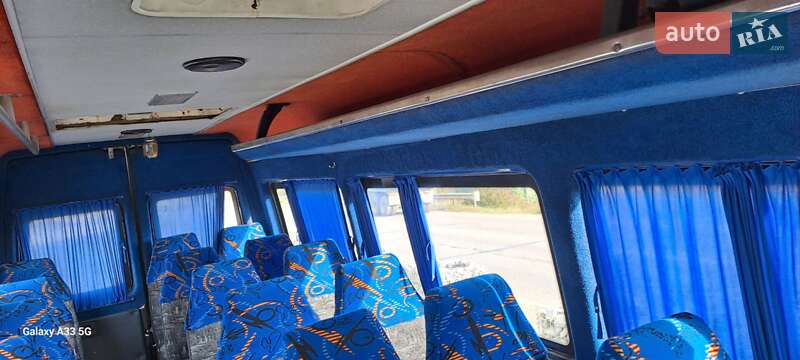 Приміський автобус Mercedes-Benz Sprinter 2005 в Чернівцях