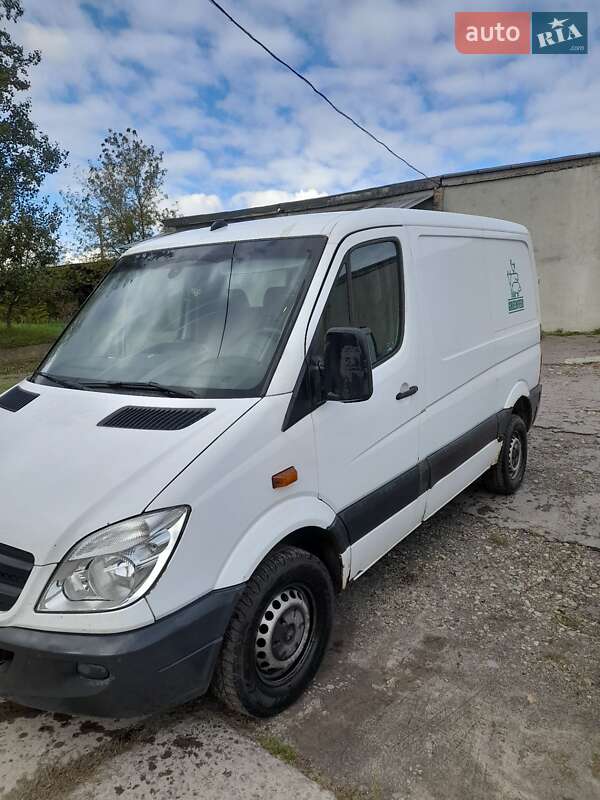 Грузовой фургон Mercedes-Benz Sprinter 2012 в Львове