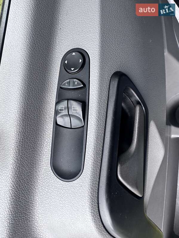 Туристичний / Міжміський автобус Mercedes-Benz Sprinter 2013 в Івано-Франківську фото 13 Туристичний / Міжміський автобус Mercedes-Benz Sprinter 2013 в Івано-Франківську