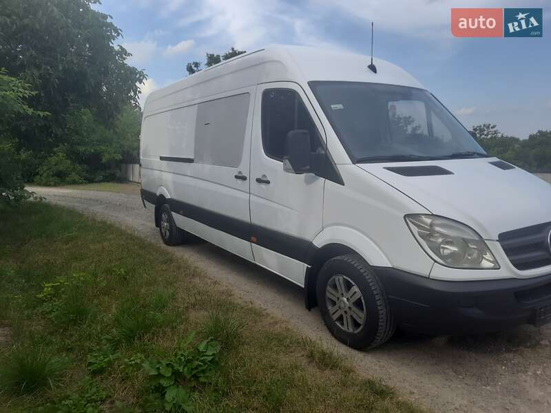 Вантажний фургон Mercedes-Benz Sprinter 2012 в  фото Вантажний фургон Mercedes-Benz Sprinter 2012 в
