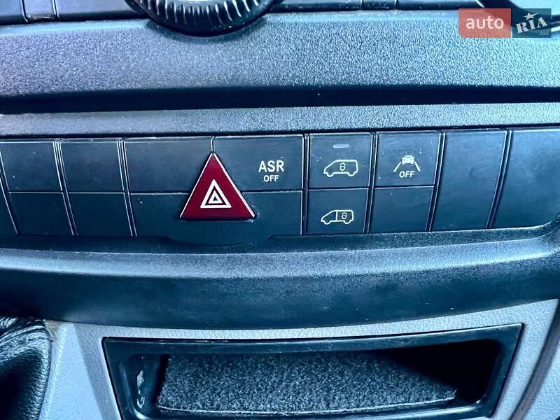 Вантажний фургон Mercedes-Benz Sprinter 2016 в Нововолинську