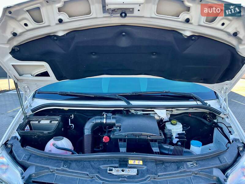 Вантажний фургон Mercedes-Benz Sprinter 2016 в Нововолинську