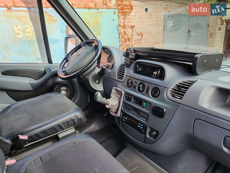 Вантажний фургон Mercedes-Benz Sprinter 2006 в Кропивницькому